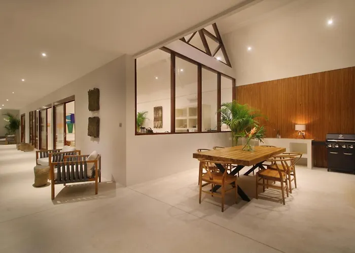 Luxury 2-bedroom With Private Pool And Bbq - Serene Escape!