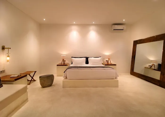 Luxury 2-bedroom With Private Pool And Bbq - Serene Escape! Villa
