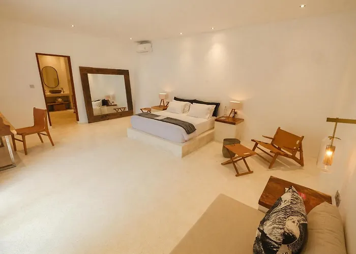 Luxury 2-bedroom With Private Pool And Bbq - Serene Escape!