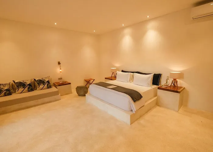 Luxury 2-bedroom With Private Pool And Bbq - Serene Escape! Villa *